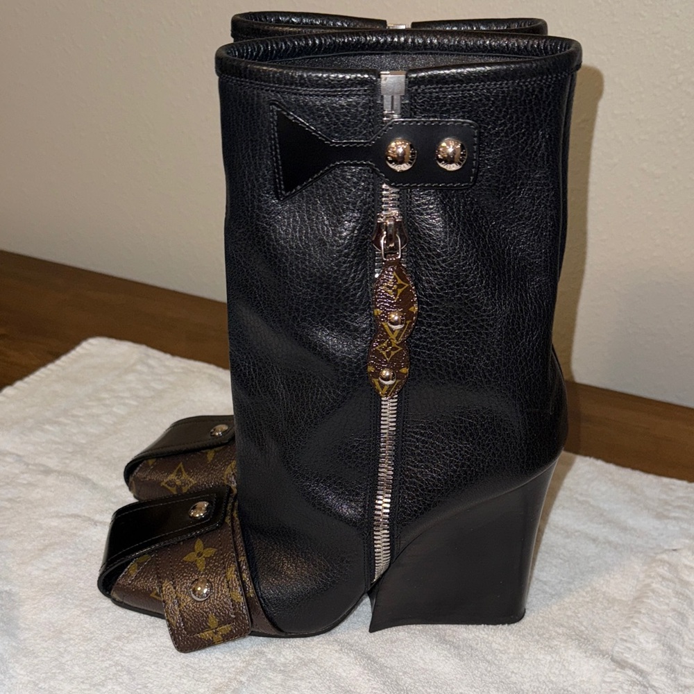 Louis Vuitton Black and Brown Heeled Boots - Picture 4 of 10